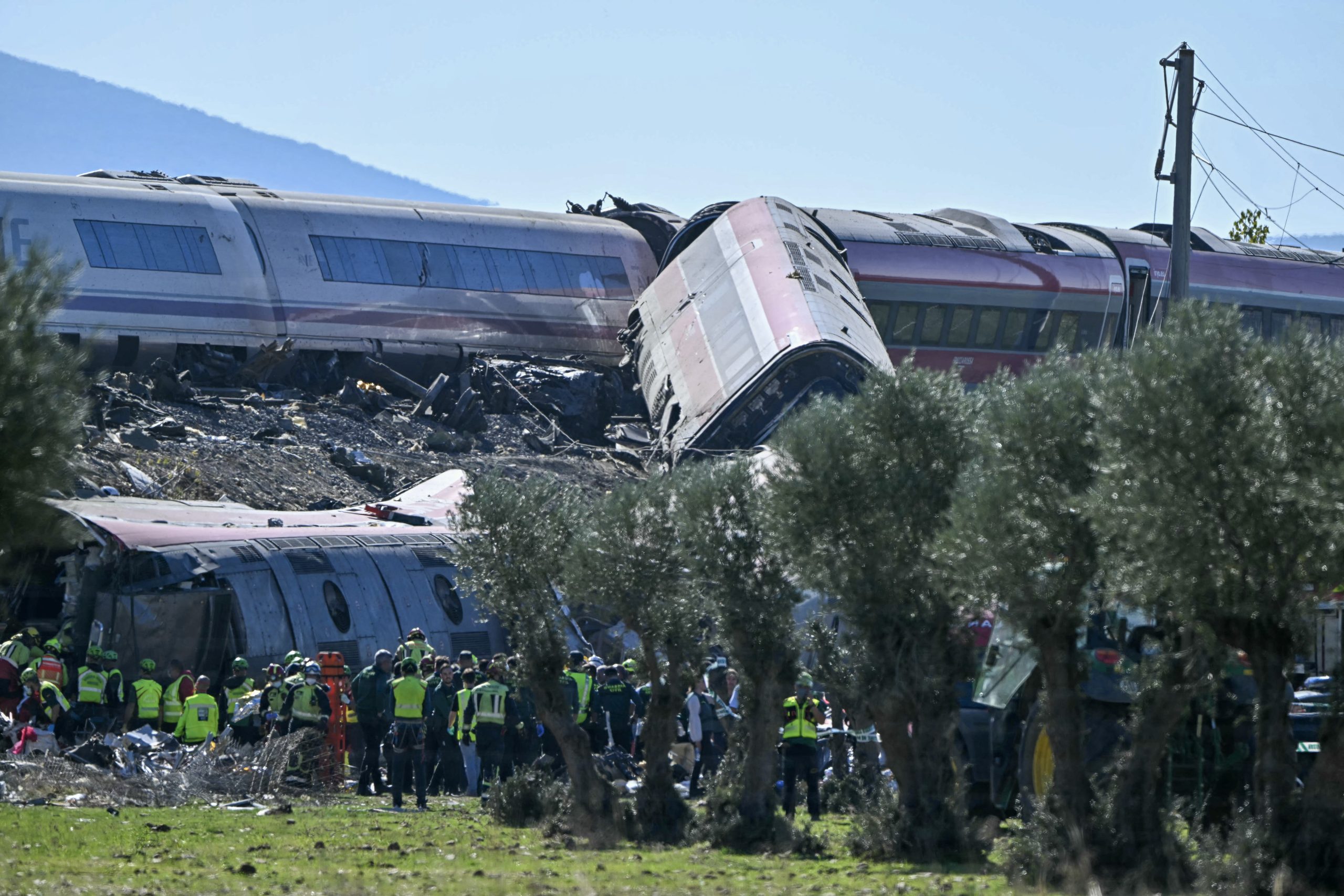 Dozens killed after two high-speed trains collide in central Spain — Hempstead Community news