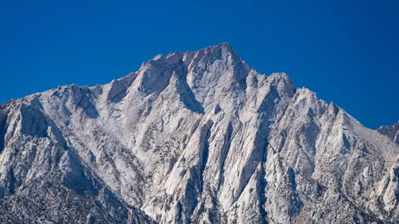 Body of missing hiker recovered from tallest mountain in Lower 48 after storms stall efforts — Hempstead Sports news